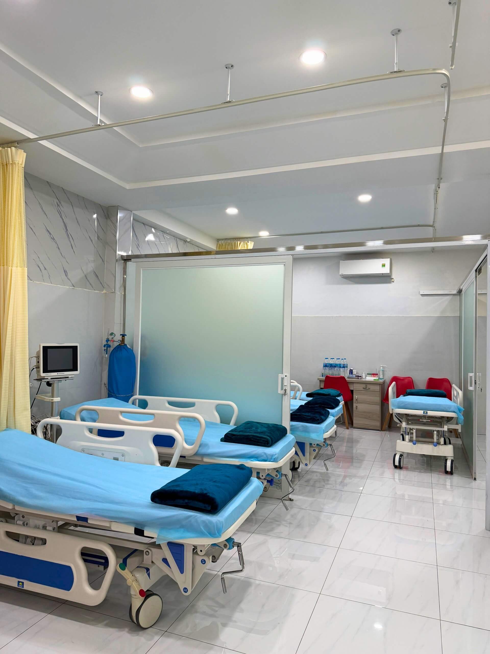 Trang thiết bị phòng khám 2