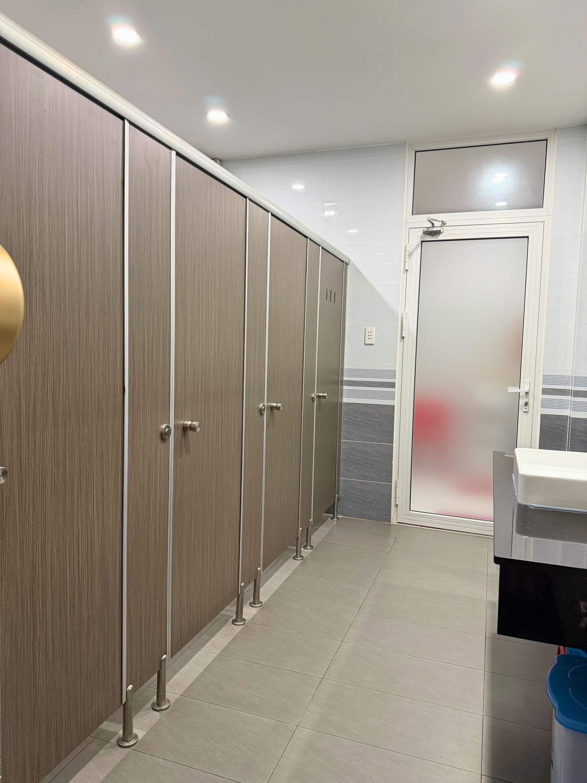 Trang thiết bị phòng khám 5