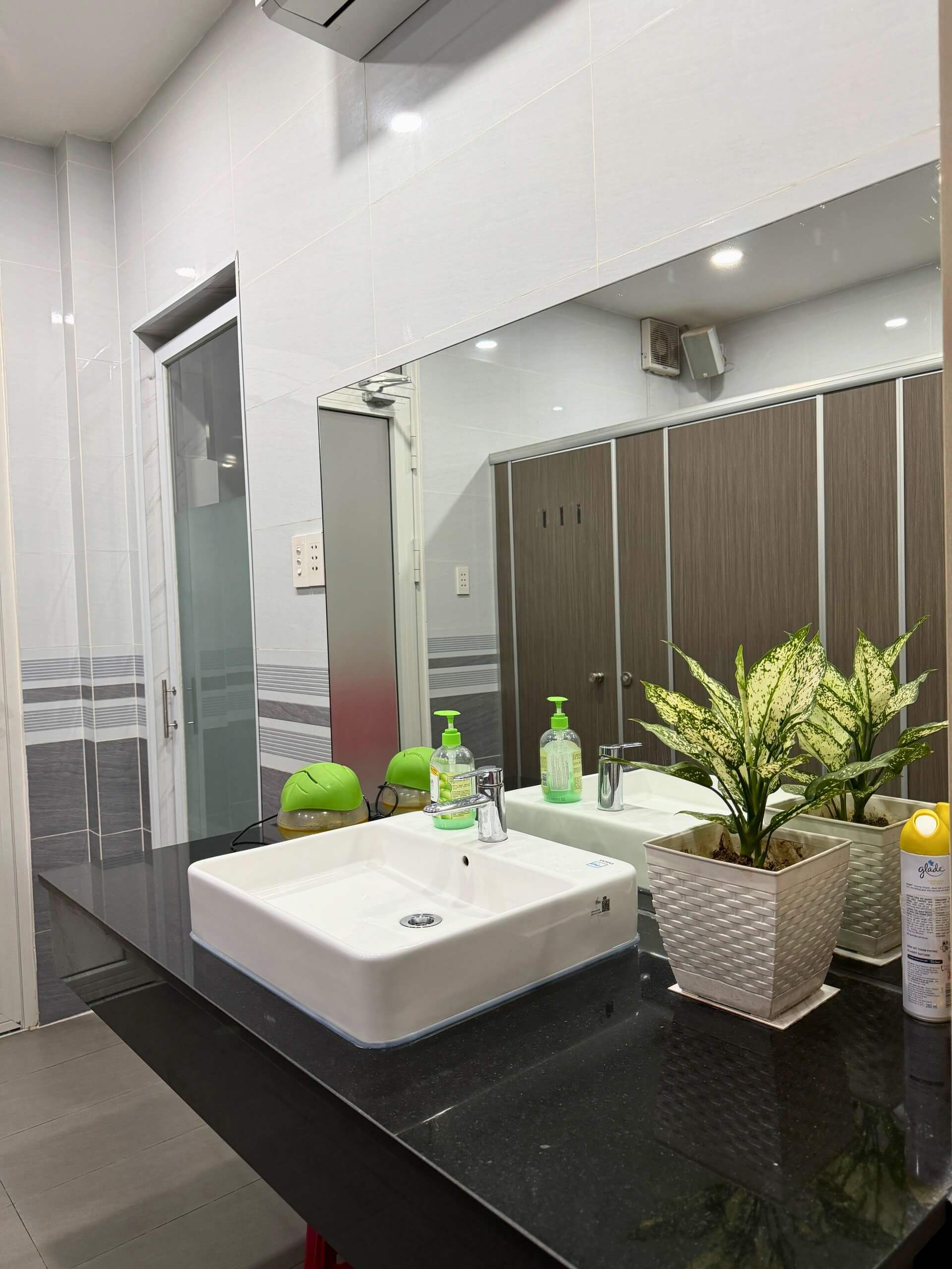 Trang thiết bị phòng khám 6